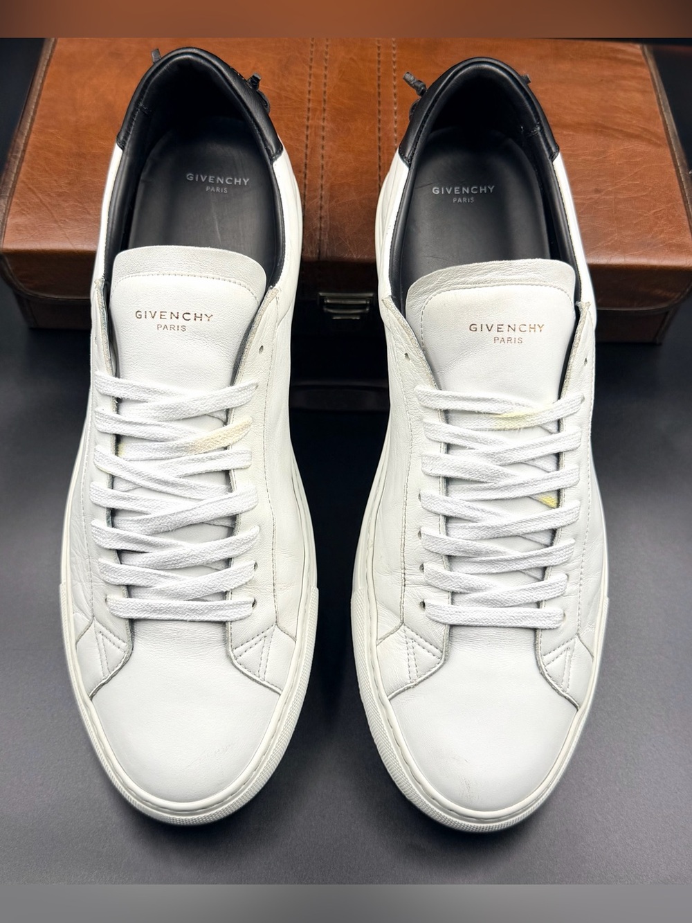 Givenchy Urban Street Low-top Leather Sneaker